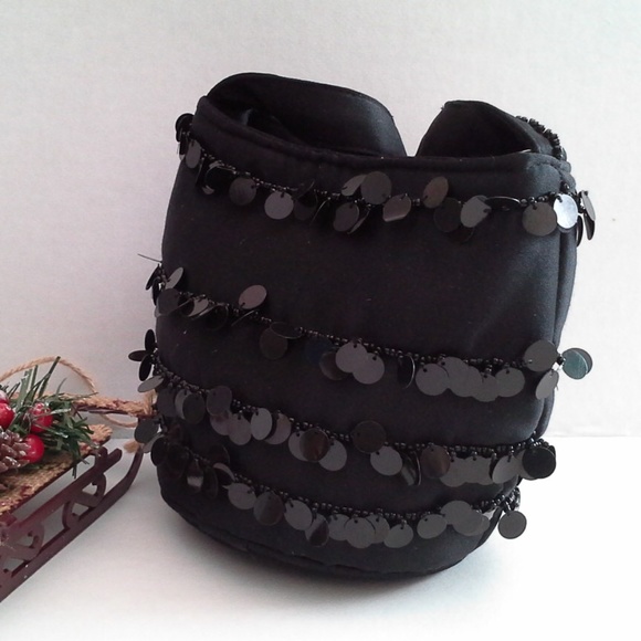 Black Sequins Party Handbag Purse HOST PICK - Picture 3 of 8